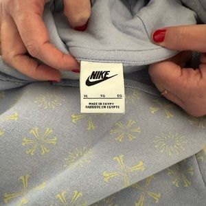 Men’s- Nike Hoodie size XL